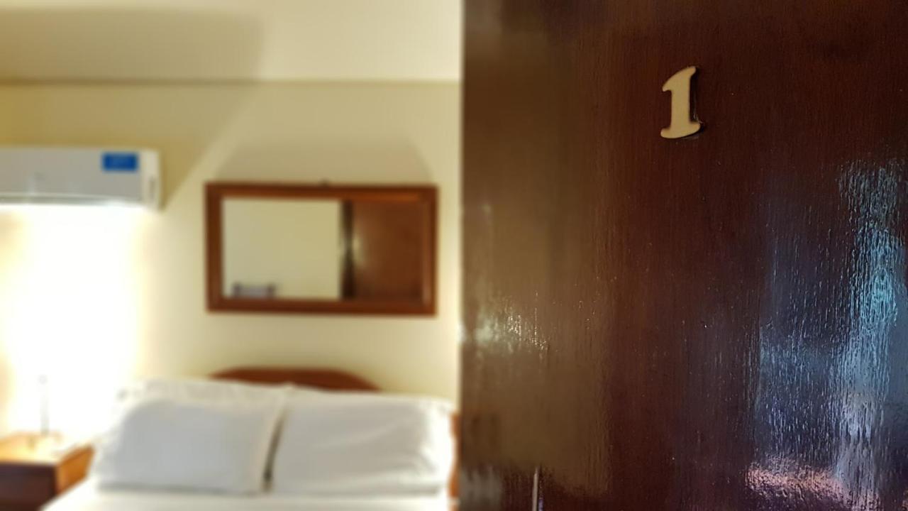 Casa Folks - Bed And Breakfast Пуэрто-Игуасу Экстерьер фото