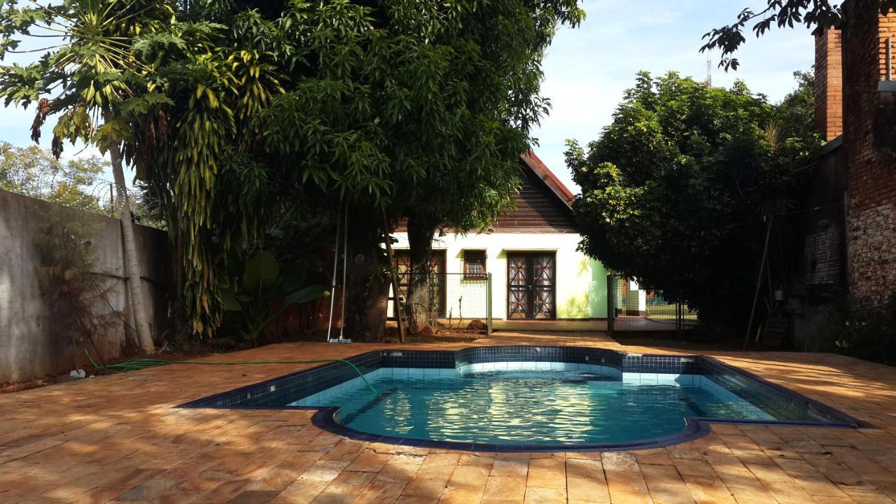 Casa Folks - Bed And Breakfast Пуэрто-Игуасу Экстерьер фото