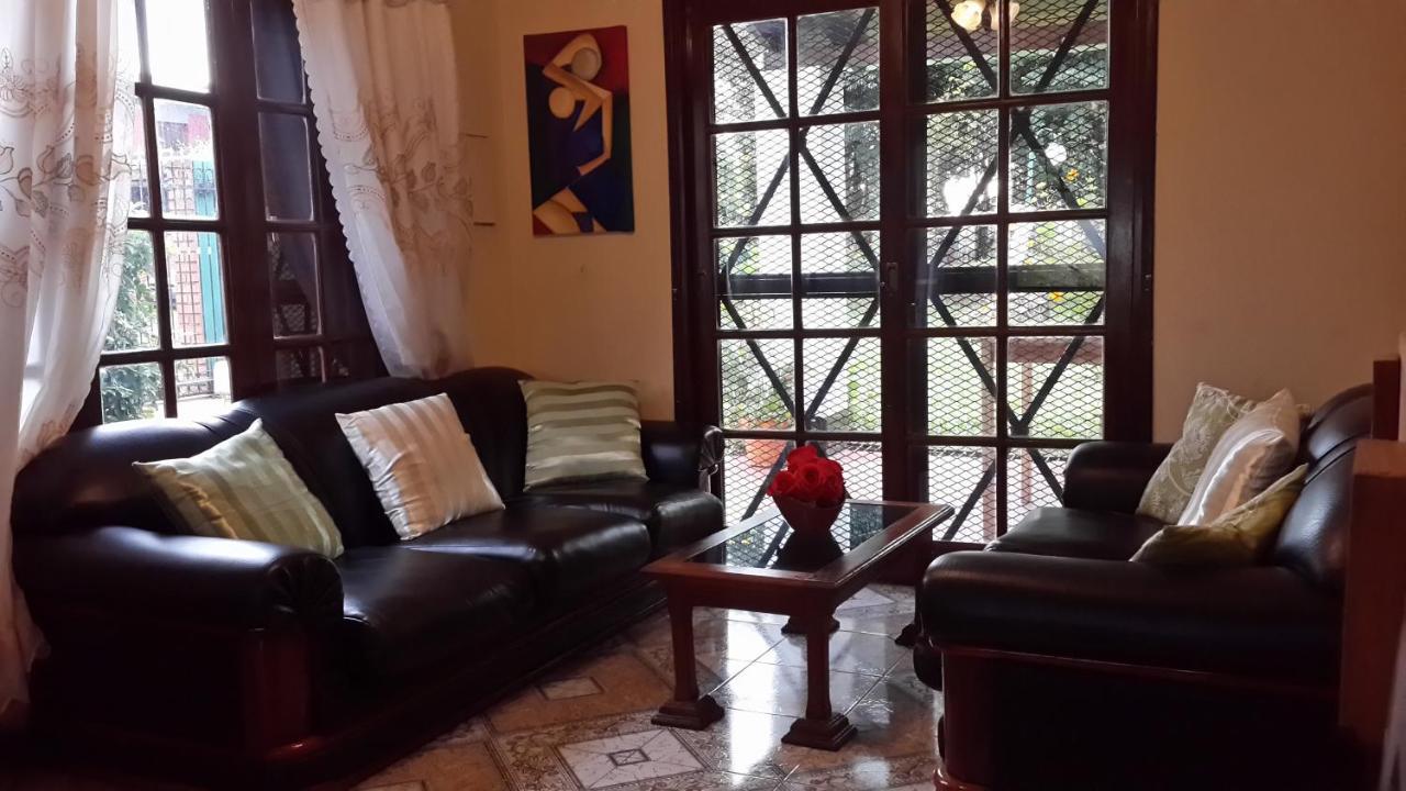 Casa Folks - Bed And Breakfast Пуэрто-Игуасу Экстерьер фото